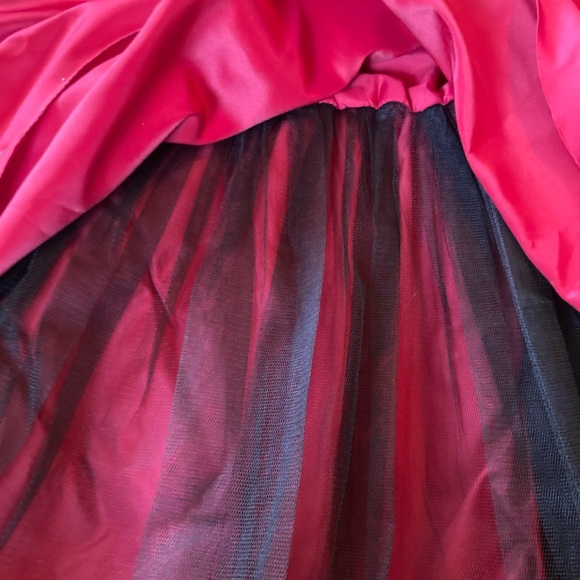 David’s Bridal | Women’s Red Strapless Formal Dress size 2 - Picture 11 of 17